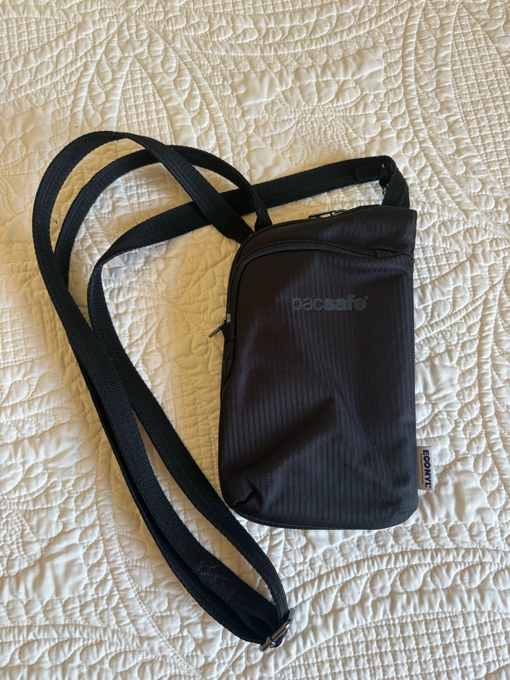 Pacsafe Daysafe Tech Econyl Crossbody Bag Anti-Theft Shoulder Bag
